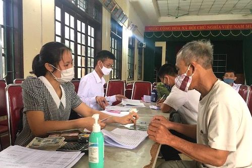 Huyện Mê Linh chi trả hỗ trợ cho người dân bị ảnh hưởng bởi dịch Covid-19