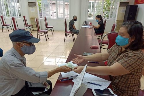 'Chúng tôi sẽ dùng tiền hỗ trợ để chi tiêu cho những bữa ăn!'