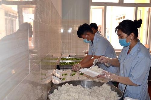 Tình quân dân trên thành phố mang tên Bác