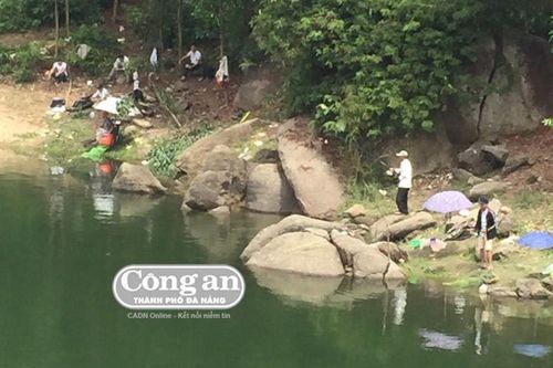 Có mà cấm... bằng mắt!