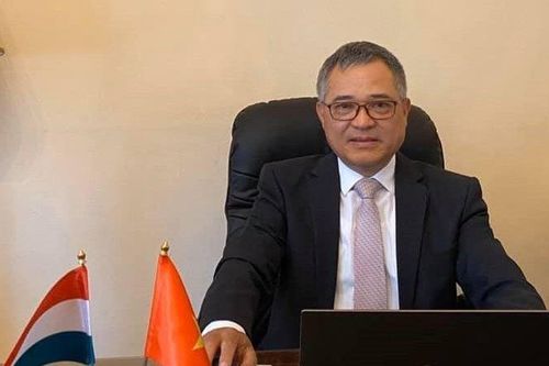 Đại sứ Nguyễn Tiến Thức gửi thư kêu gọi bà con cùng nhau an toàn vượt qua đại dịch tại Hungary
