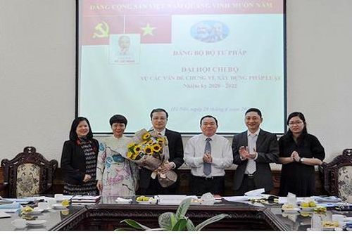 Chi bộ Vụ Các vấn đề chung về xây dựng pháp luật: Đổi mới, sáng tạo trong nhiệm kỳ mới