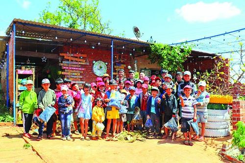 Chàng trai mắc ung thư và giấc mơ Cầu Vồng cho trẻ em nghèo