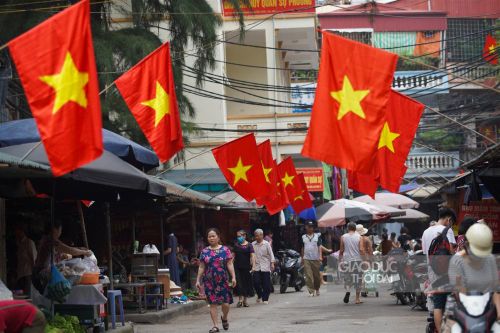 Hà Nội rực rỡ cờ hoa mừng 45 năm Giải phóng miền Nam