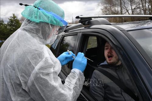Nga phát triển kỹ thuật 'truy tìm' kháng thể virus SARS-CoV-2 trong huyết tương