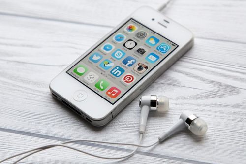 Apple bồi thường 18 triệu USD cho người dùng iPhone cũ