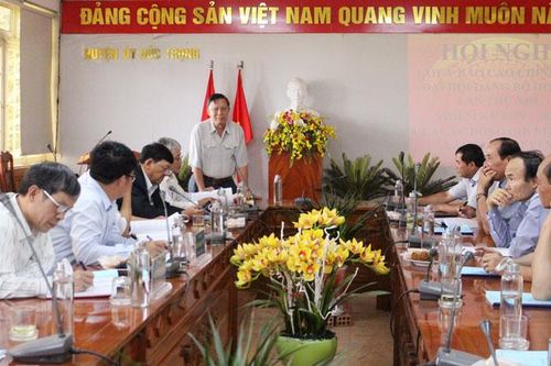 Huyện ủy Đức Trọng lấy ý kiến cán bộ lão thành góp ý Văn kiện Đại hội Đảng bộ huyện