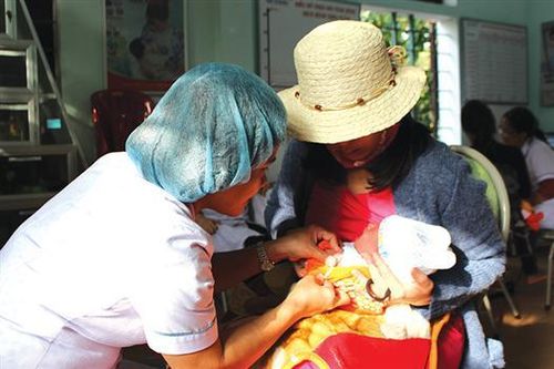 Vắc xin-công cụ quan trọng nhất trong phòng dịch