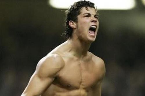 Cuộc tiến hóa cơ bắp của Ronaldo tại MU