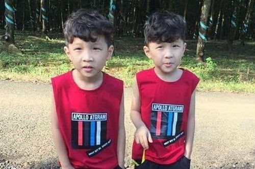 Tìm thấy 2 bé sinh đôi mất tích trong ngôi nhà hoang