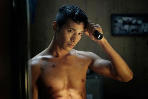 Won Bin nghỉ đóng phim suốt 10 năm vì quá giàu có?