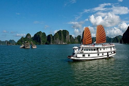 Quảng Ninh bất ngờ mở cửa trở lại các khu du lịch từ 12h ngày 1/5