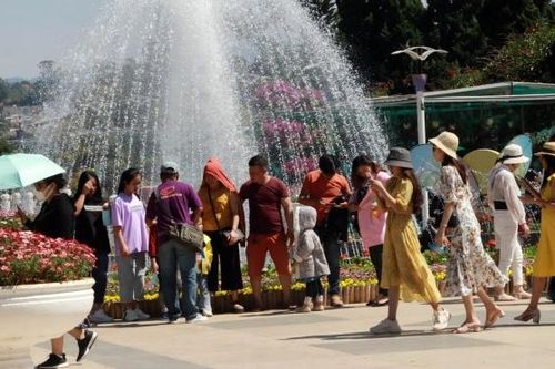 Lâm Đồng: Du khách đổ tới Đà Lạt khá đông trong kỳ nghỉ 30/4-1/5