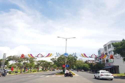 Xứ 'hoa vàng cỏ xanh' hân hoan chào mừng 45 năm ngày thống nhất đất nước