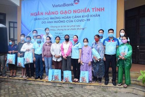 VietinBank triển khai 'Ngân hàng gạo nghĩa tình' hỗ trợ người dân