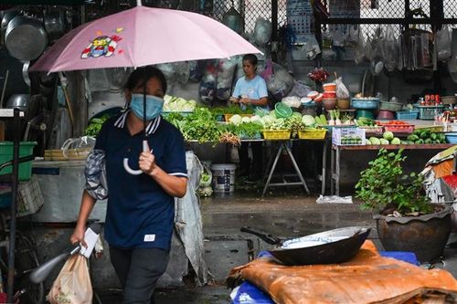 Tình hình COVID-19 hết ngày 30/4 tại ASEAN: Toàn khối 44.454 người mắc bệnh, Thái Lan nới lỏng các biện pháp phòng dịch