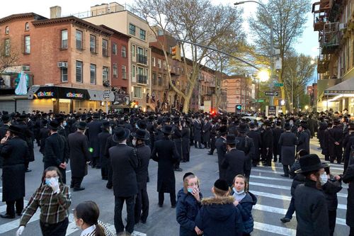 Thành phố New York của Mỹ mạnh tay xử lý vi phạm giãn cách xã hội