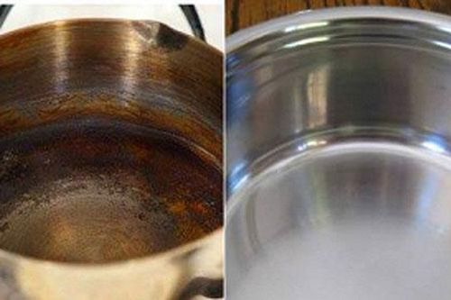 Dùng chanh theo cách đơn giản này sẽ làm sạch xoong nồi dù đen tới mấy chỉ trong 'chớp mắt'
