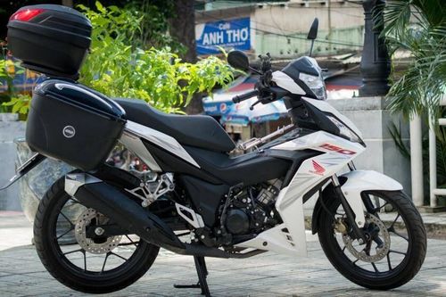 Lắp thêm thùng đựng đồ phía sau xe máy có bị xử phạt?