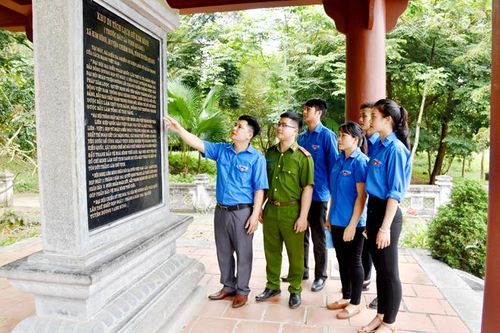 Giáo dục truyền thống cho thế hệ trẻ