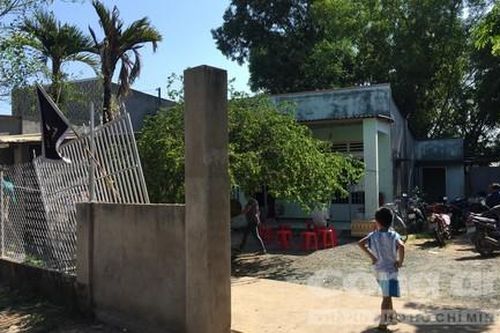Nghi án em ruột chém tử vong anh trai tại nhà