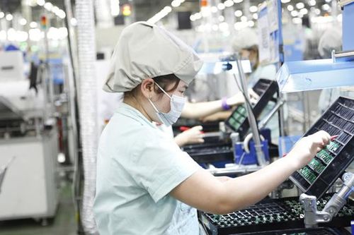 Người lao động Việt Nam trước những thách thức và cơ hội mới: Cần chủ động thích ứng