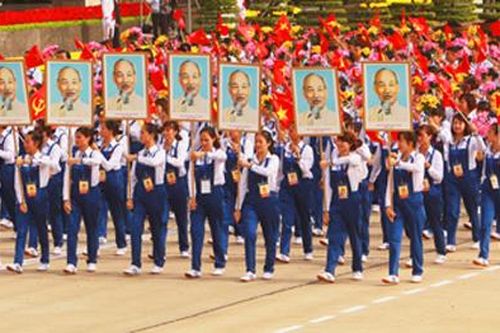 Bản chất cách mạng của giai cấp công nhân qua 4 cuộc cách mạng công nghiệp