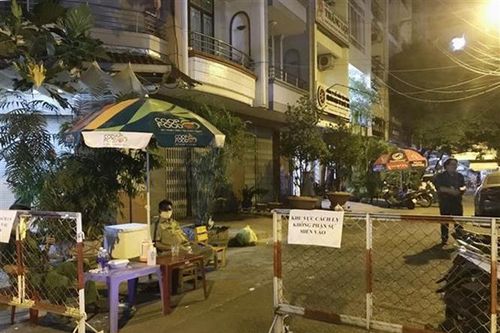 TP Hồ Chí Minh: Phong tỏa 39 căn hộ chung cư liên quan ca tái mắc Covid-19