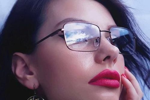 Sắp có loại kính làm ngừng giảm thị lực