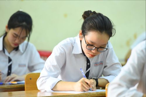 Trường đại học cho sinh viên thi lại khi trượt