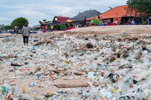 Rác thải nhựa chồng chất chờ xử lý, đe dọa ngành tái chế châu Á