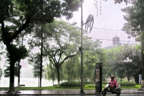 Dự báo thời tiết hôm nay (2/5): Miền Bắc mưa dông, miền nam nhiệt độ cao nhất 37 độ