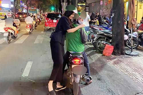 Mai Phương Thúy 'khốn khổ' vì chiều cao khủng ra sao?