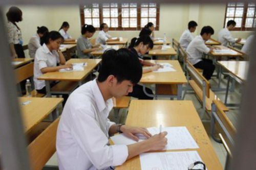 Phụ huynh kêu trời vì trường quốc tế bắt đóng cả học phí năm sau