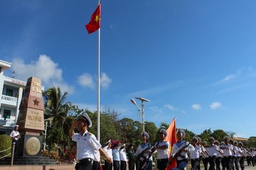 Xanh, xanh ngát Trường Sa