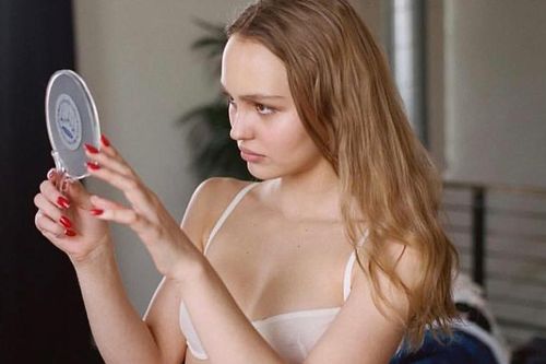 Lily-Rose Depp - nàng thơ gợi cảm nỗ lực thoát mác 'con gái cướp biển'