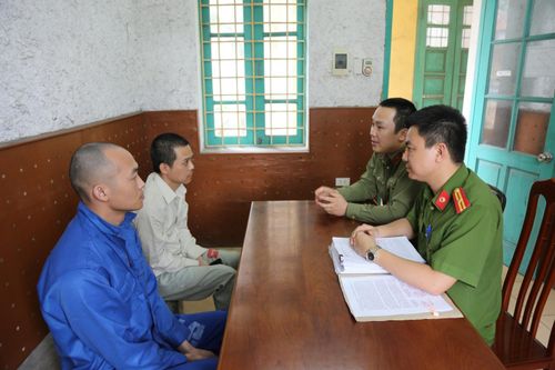 Nhóm người Trung Quốc làm giả thẻ thanh toán để rút tiền