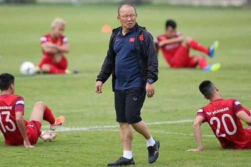 HLV Park Hang Seo và bài toán AFF Cup hay vòng loại World Cup?