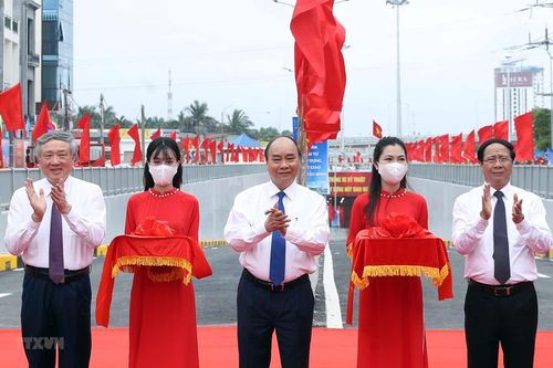 Thủ tướng dự lễ thông xe kỹ thuật nút giao Nam Cầu Bính