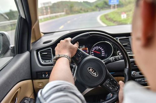 Những sai lầm tai hại khi vào cua của người điều khiển ô tô