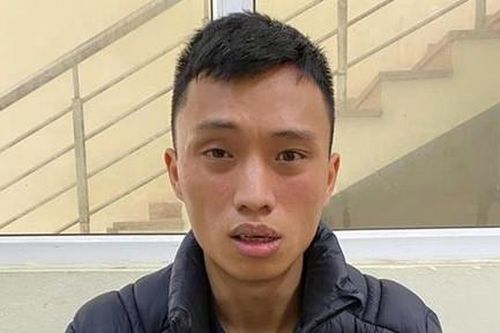 Kẻ sát hại vợ và con trai khóc nức nở xin lỗi mẹ rồi đầu thú