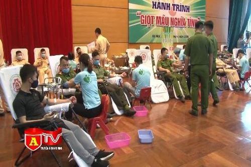 Tuổi trẻ Công an thành phố Hà Nội hiến tặng hơn 6.000 đơn vị máu