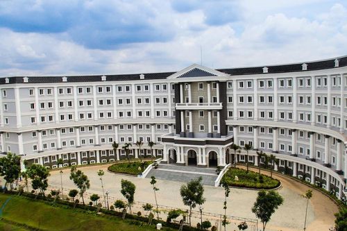 Trường quốc tế thu 100% học phí, phụ huynh muốn chuyển trường cho con