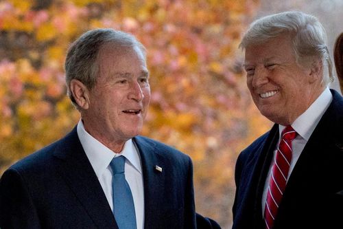 Tổng thống Trump chế giễu lời kêu gọi của cựu tổng thống Bush 'con'