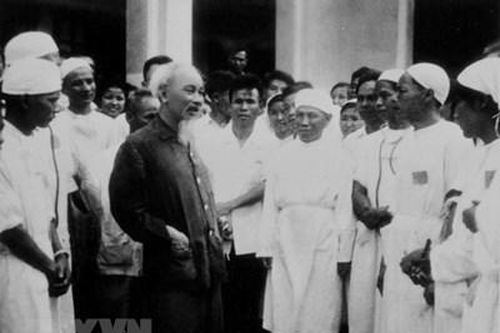 Tư tưởng Hồ Chí Minh về xây dựng ngành y và đạo đức của người thầy thuốc Việt Nam hiện nay