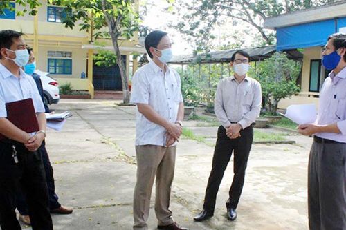 Hôm nay, nhiều tỉnh thành đón học sinh trở lại trường