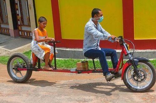 'Xe giãn cách xã hội' độc đáo của kỹ sư Ấn Độ