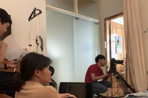 Phim tài liệu Ngày chúng ta đang sống: Cuộc chiến COVID-19 của người Việt ở nước ngoài