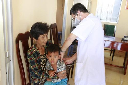 Thắm tình quân dân ở Trạm xá quân dân y vùng biên giới An Giang