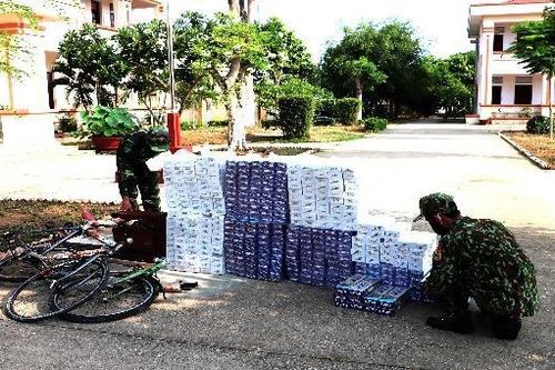 Bắt 2 vụ buôn lậu, thu giữ hàng hóa hơn 80 triệu đồng